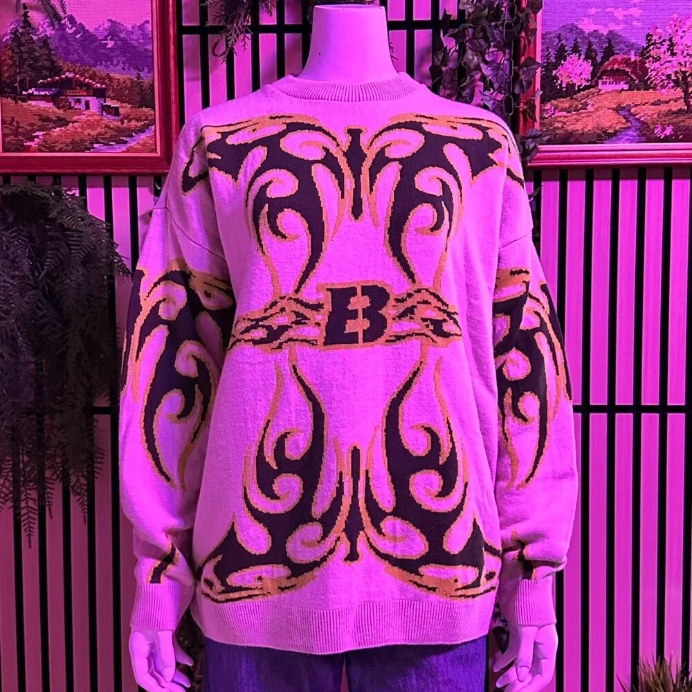 Rare Butterfly Sweater 💚🖤🤍 - Picture 3 of 8